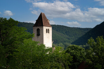 Fototapeta na wymiar Mittelalterlicher Turm in Dürnstein