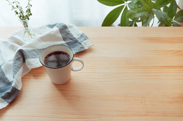 テーブルに置かれたコーヒー