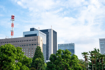 ビルと空