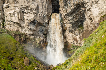 Fototapeta na wymiar Waterfall Sultan near Dzhily-Su boundary