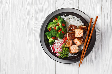 Salmon teriyaki with rice noodle and vegetables