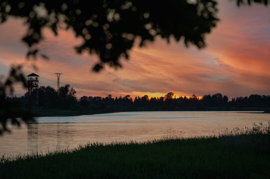 Watching the sunset from the bank of the Lielupe in Jelgava / Saulriets pie Lielupes