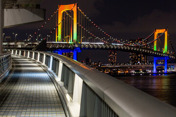 Obraz premium レインボーブリッジの夜景（お台場・東京）