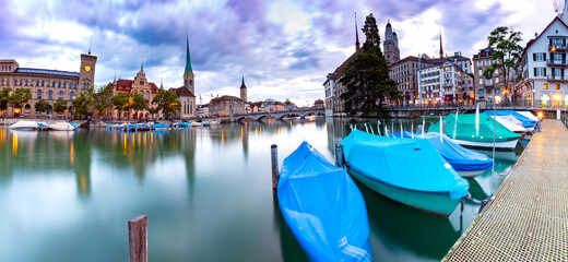 Fototapeta na wymiar Zurich. Old city embankment and medieval houses at dawn.