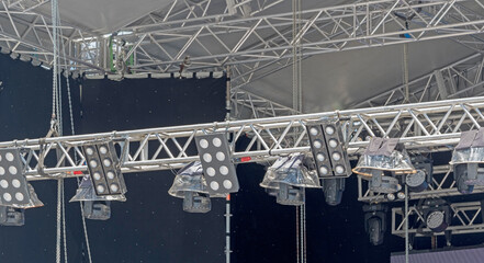 Light heads equipment