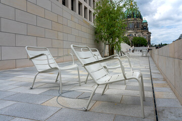 Uferpromenade am neuen Humboldt Forum in Berlin