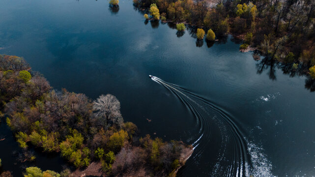 overhead view of an motorboat in the wild