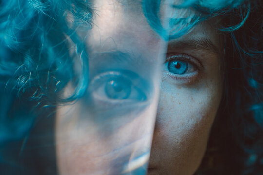 Eyes reflected.