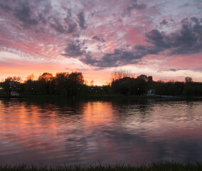 Obraz premium Silent lake at sunset hour