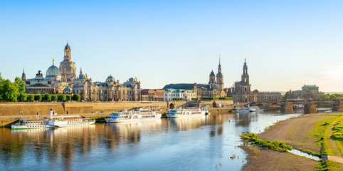 Fototapeta na wymiar panoramic view at the old town of dresden, germany