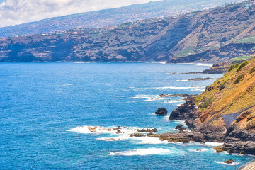 Die herrliche Nordküste der beliebten Ferieninsel Teneriffa. Der Strand, der Atlantik, Buchten,...