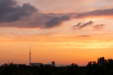 Obraz premium Sunset over Sokolniki park. Moscow