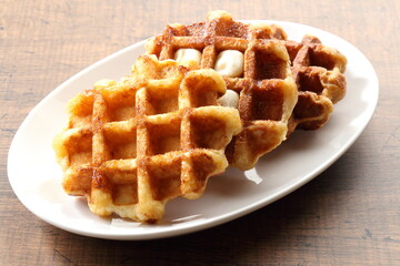 白皿のワッフル