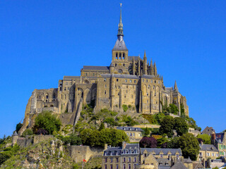 El Monte Saint-Michel tiene la particularidad de ser un islote rocoso rodeado de una maravillosa...