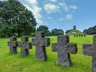 La Cambe es un cementerio de guerra ubicado cerca de Bayeux, Francia. Allí están enterrados 21...