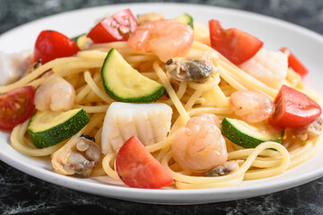 シーフードと夏野菜の冷製パスタ