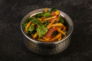 Salad with mango and chicken