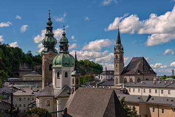 Fototapeta na wymiar Blick über die Altstadt von Salzburg in Österreich