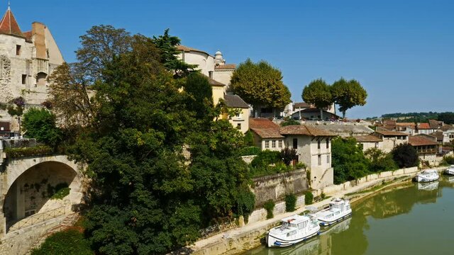 The river Blaise crossing the town