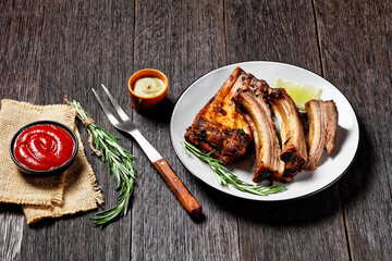 grilled pork ribs with lemon and rosemary
