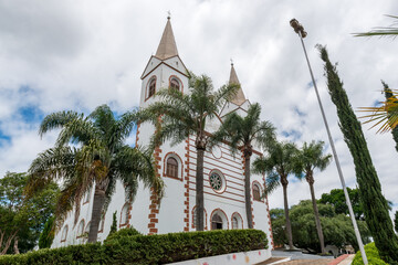 Igreja Matriz, Praça Ministro Andreas Thaler, Treze Tílias, Santa Catarina.