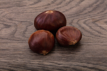 Obraz premium Organic natural sweet Chestnut heap