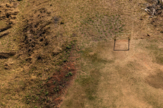 Foto aerea do campo de varzea no interior paulista