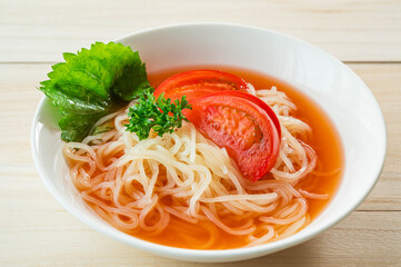 トマト冷麺