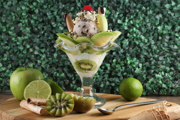 ice cream with kiwi