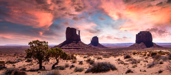 Monument Valley sunset Utah