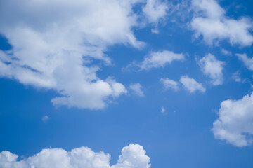 Obraz premium blue sky white clouds background