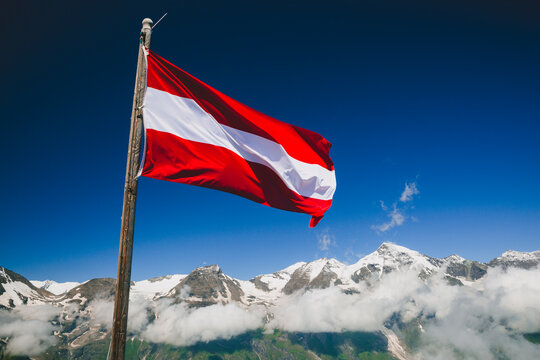 Fototapeta Austria, Carinthia, Flag of Austria Grossglockner High Alpine Road 