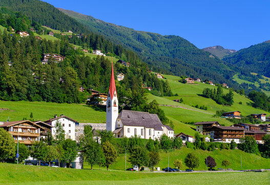 Parish church St. Ingenuin and Albuin, Hippach, Ziller valley, Tyrol, Austria