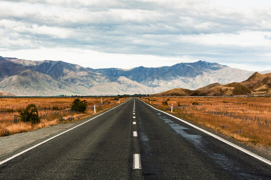 Diminishing perspective of empty State Highway 8