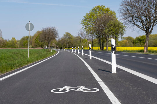 Bicycle lane with boundary posts