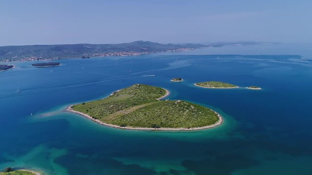 Galesnjak heart island aerial