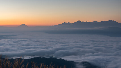 雲海の朝