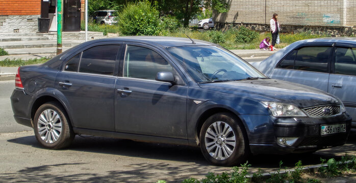 Kazakhstan, Ust-Kamenogorsk, june 12, 2021: Ford Mondeo ST (second generation). City streets. parking lor