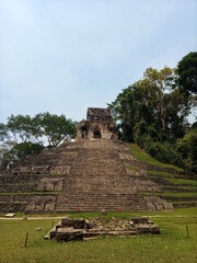 Pirámide ceremonial mesoamericana