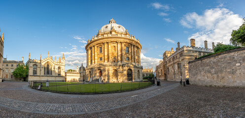 Fototapeta na wymiar Radcliffe Square panorama with science library in Oxford. England