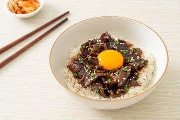 Rice with Soy-Flavoured Pork or Japanese Pork Donburi