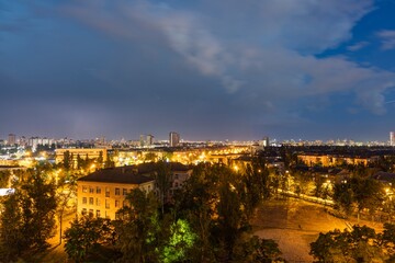 Obraz premium Lightning strike over Kiev in purple.
