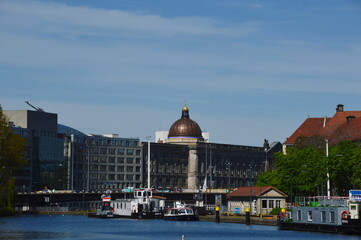 Panorama am Fluss Spree im Stadtteil Mitte, Berlin