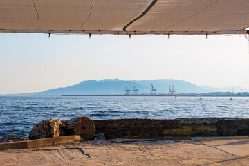 Vista del puerto de Málaga desde los Baños del Carmen
