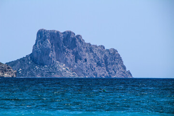 Fototapeta na wymiar Cap Negret beach in Altea village on a sunny day