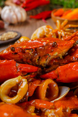 Delicious Crab in Padang sauce or Padang crab is an Indonesian seafood dish of crab served in hot and spicy Padang sauce. 