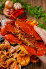 Delicious Crab in Padang sauce or Padang crab is an Indonesian seafood dish of crab served in hot and spicy Padang sauce. 