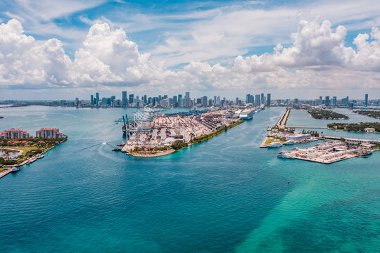 Port Miami" Images – Browse 411 Stock Photos, Vectors, and Video | Adobe  Stock