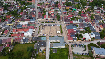 Obraz premium Checiny (Chęciny) medival castle located in Poland - swietokrzyskie voivodeship - look from the drone - above the building