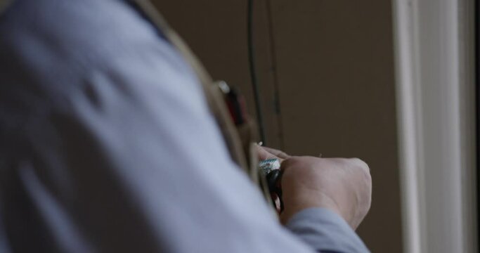 Elektriker Kabel anschlie&szlig;en
